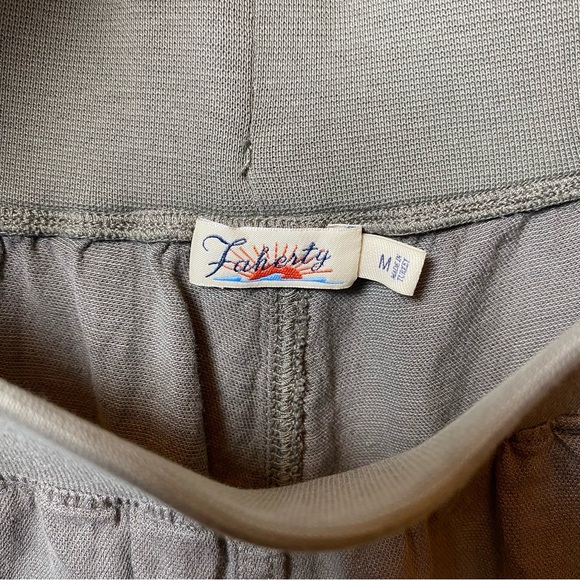 FAHERTY Arlie Linen/Tencel Blend Cuffed Day Shorts in Surplus Green Sz Medium - Picture 2 of 11